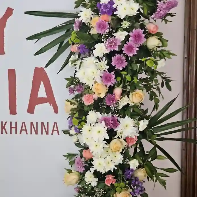 Order Stylish Floral Welcome Board with Flowers